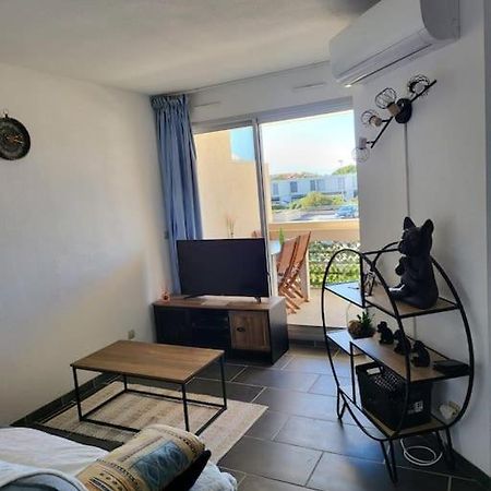 Appartement Location Les Pieds Dans L'Eau à Canet-en-Roussillon Extérieur photo